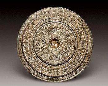 古代的铜镜经历了哪些发展,古代铜镜独特品质和收藏价值
