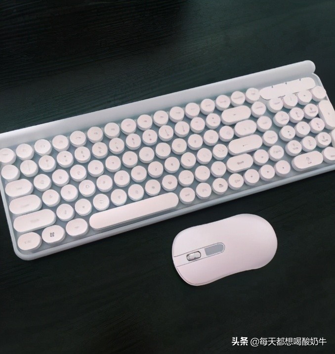 送媳妇什么礼物她会更开心,送女生什么会让女生开心