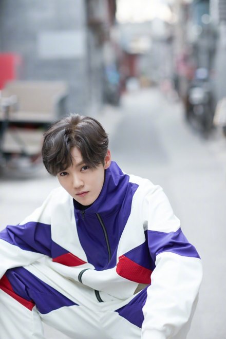 鹿晗真的不坐飞机么,鹿晗的经历和事件