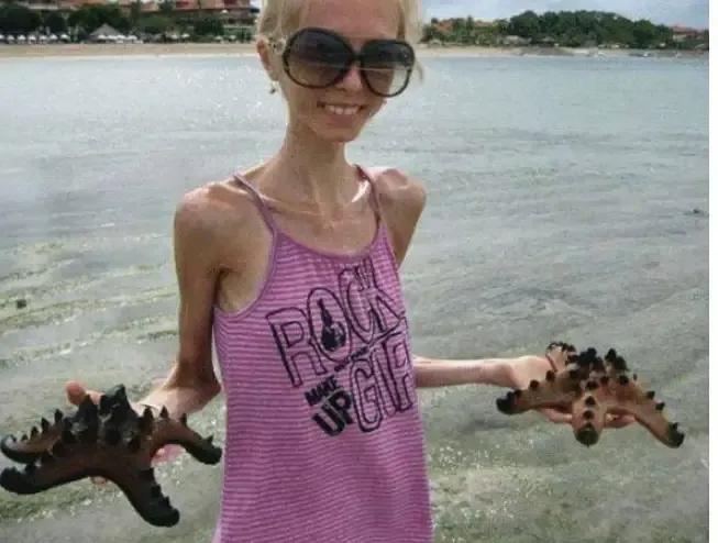 如何让身材变得纤细苗条,身材保持很苗条的女性