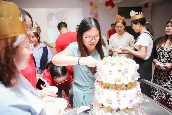 当生日遇上中秋，万茗堂生日节又会碰撞怎样的火花？