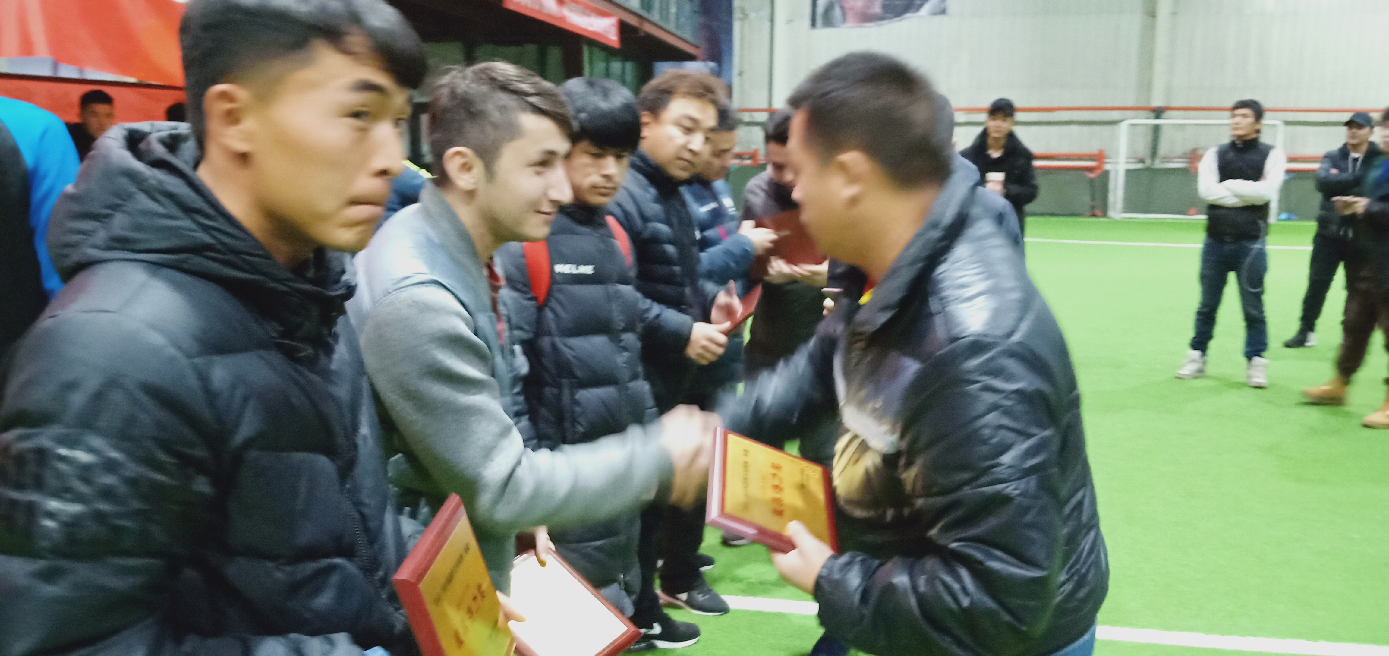 五冠（*疆新**）：和阗玫瑰酒业点球胜出，荣登冠军宝座