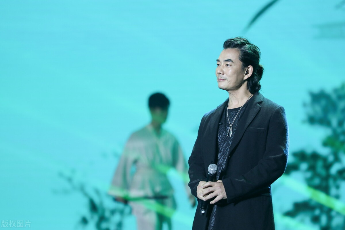 白白增肥到200斤，频繁替兄弟铺路，任贤齐当年难，这些年更难