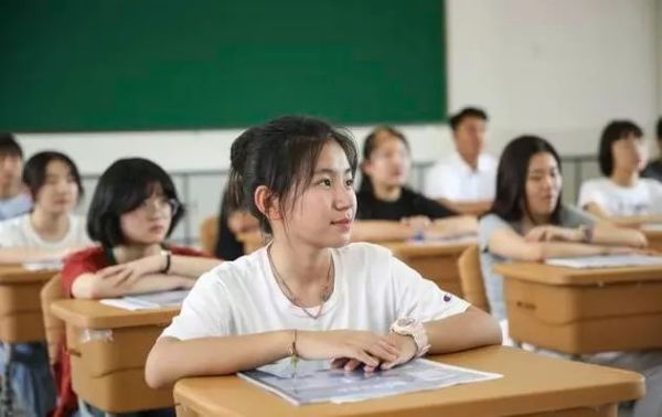 高中英语怎样自学才能提高成绩,高中的英语学习做好这四点就够了