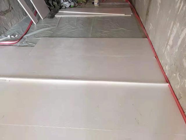 地暖如何安装不会导致地板破裂,地暖如何安装避免不循环