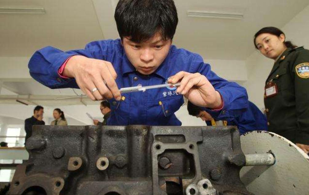 考入专科院校的学生,5件事情要尽早准备,抢占先机才能更有发展