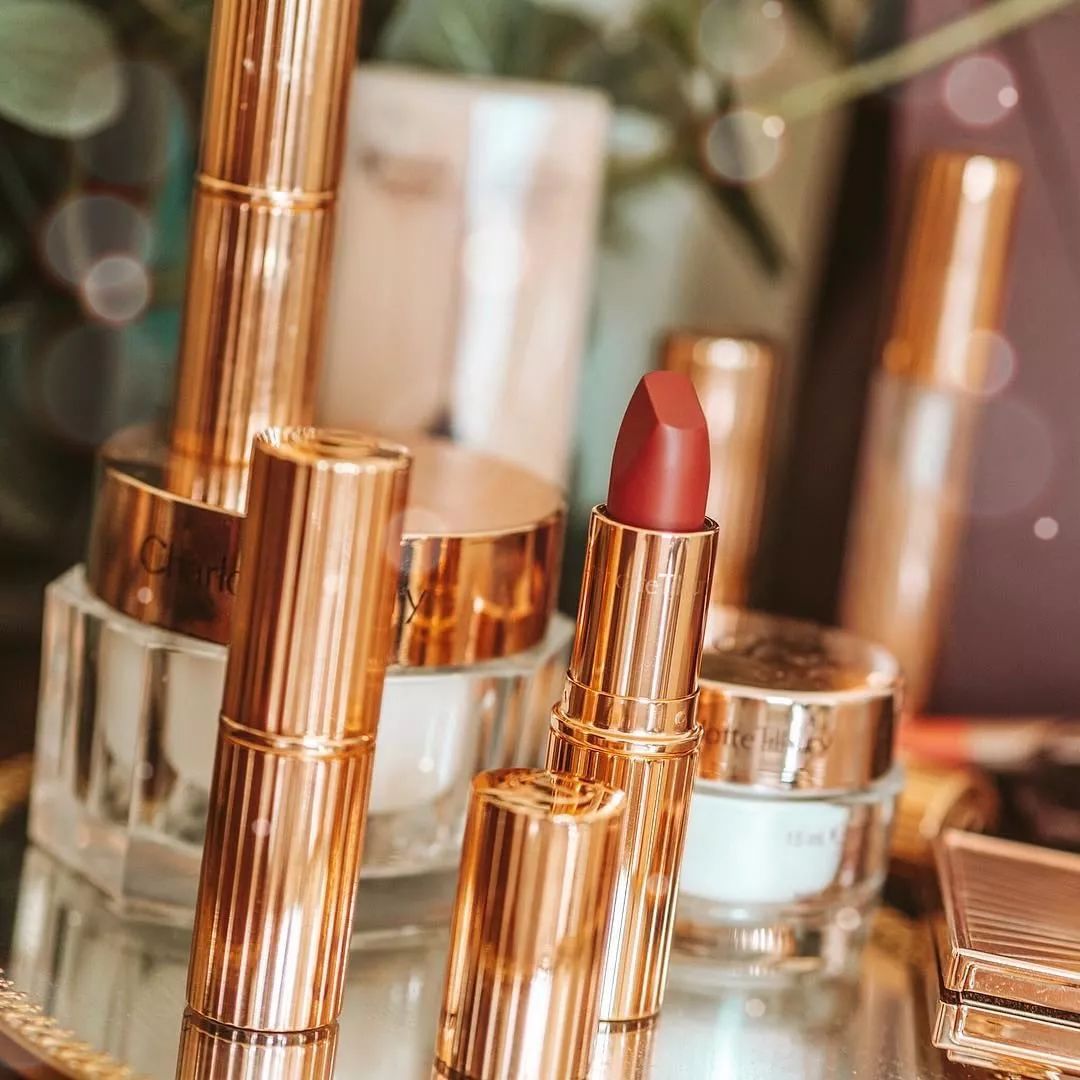 跟着“口红一哥”李佳琦下的单，翻车是常有的事，理智购物要紧记