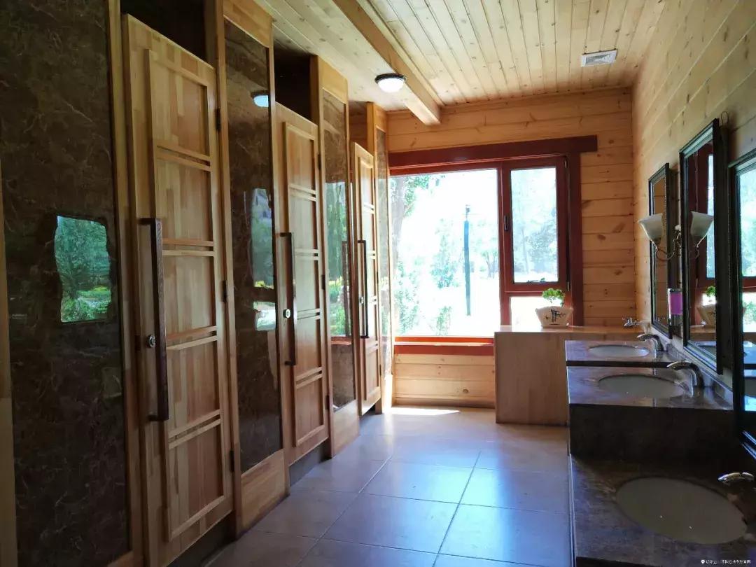 酒吧、超市、展览馆，这么Fashion的青城驿站，你还会认为这只是厕所吗？