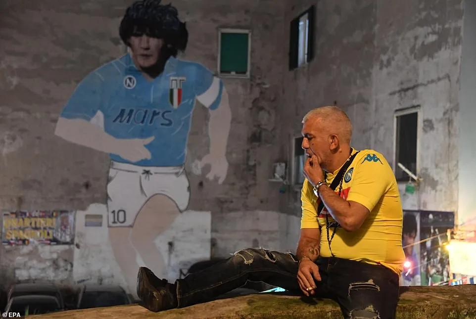 解密足球神话马拉多纳,贫民窟传奇球星