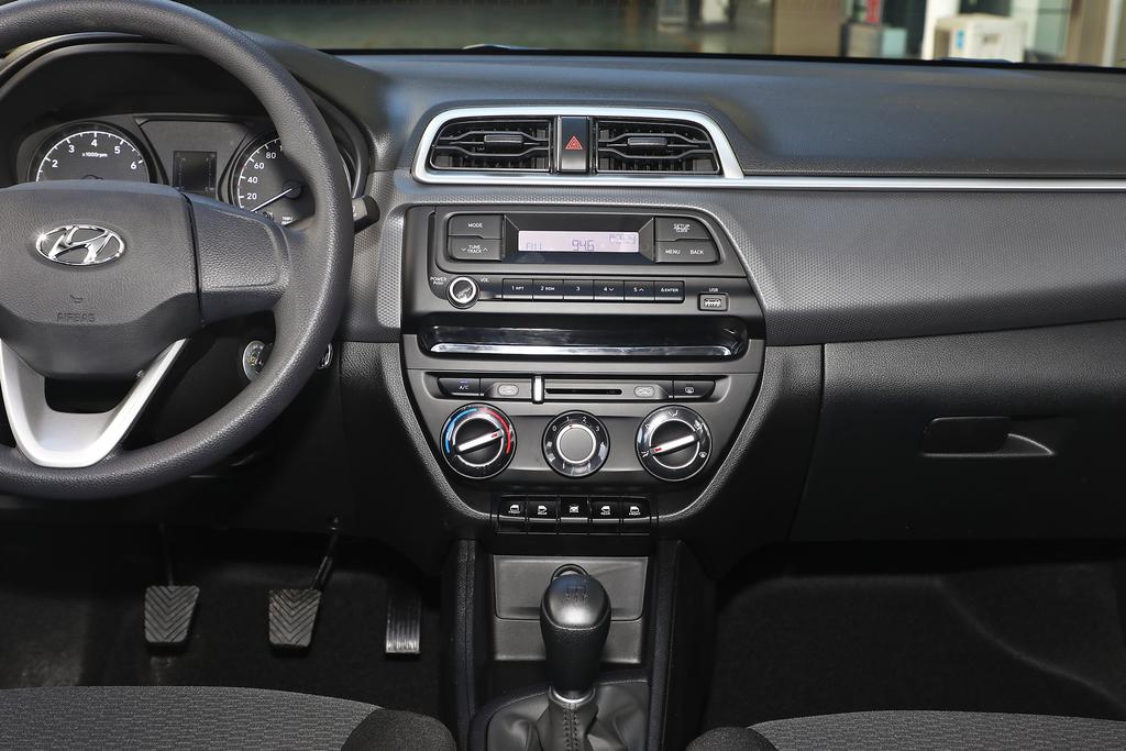 新瑞纳4.99万合适吗,2019年现代瑞纳17万公里价格