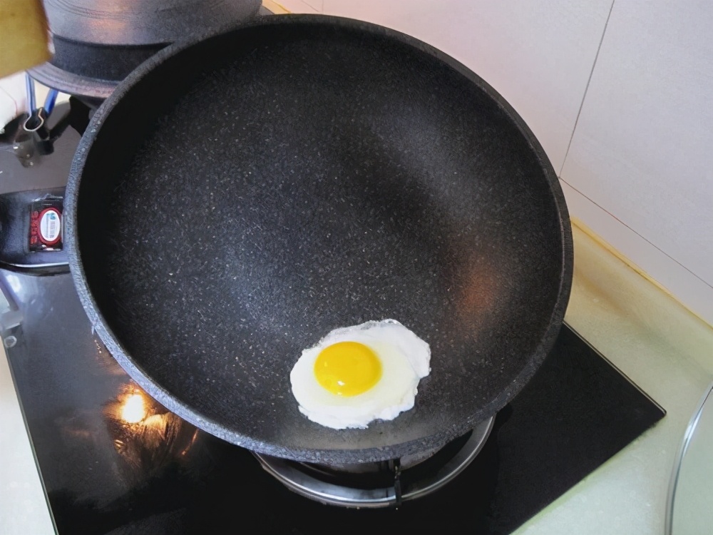 铁锅要如何做才不粘锅,铁锅炒菜如何不粘锅技巧