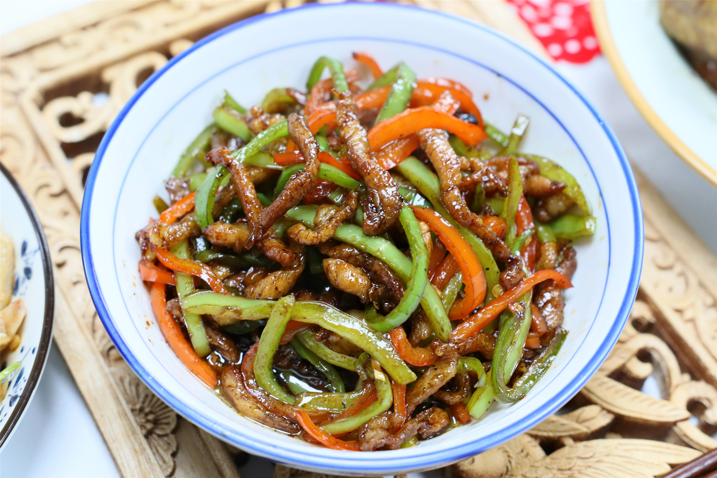 年夜饭必备菜肴上桌全家抢着吃,2021年夜饭菜单16个菜做法