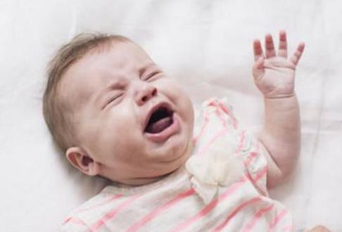为什么宝宝爱吐奶,宝宝吐奶原因如何避免宝宝吐奶