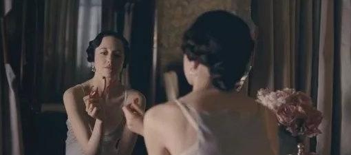 辛普森夫人最后回到王室了么,辛普森两任妻子