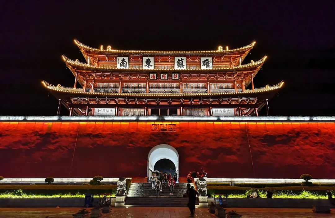 宜兴紫砂茶壶评价,紫砂壶和建水紫陶哪个泡茶好喝