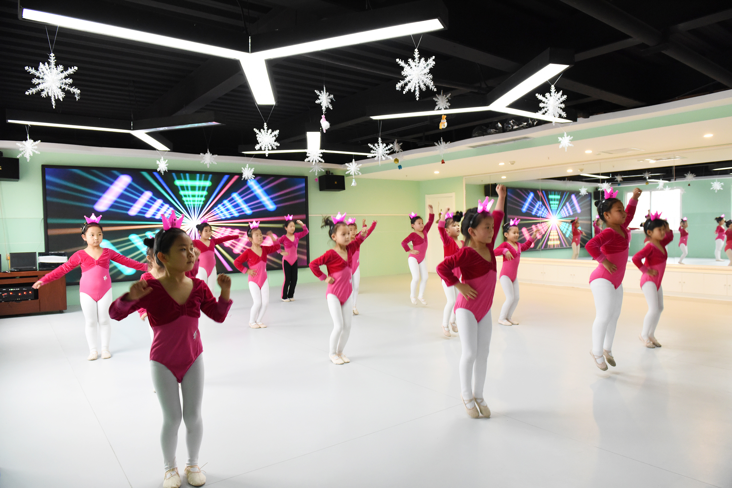 丰富多彩别开生面喜迎圣诞——贝贝亲子四周年粉丝节庆典活动记