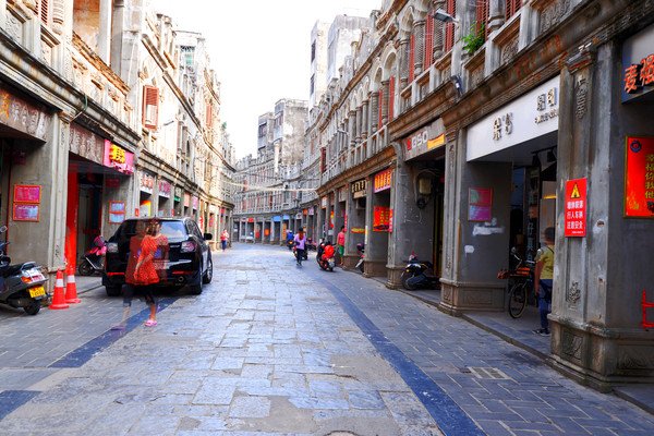 幸亏我来了再不来素材就没了,海南月亮湾的夜晚