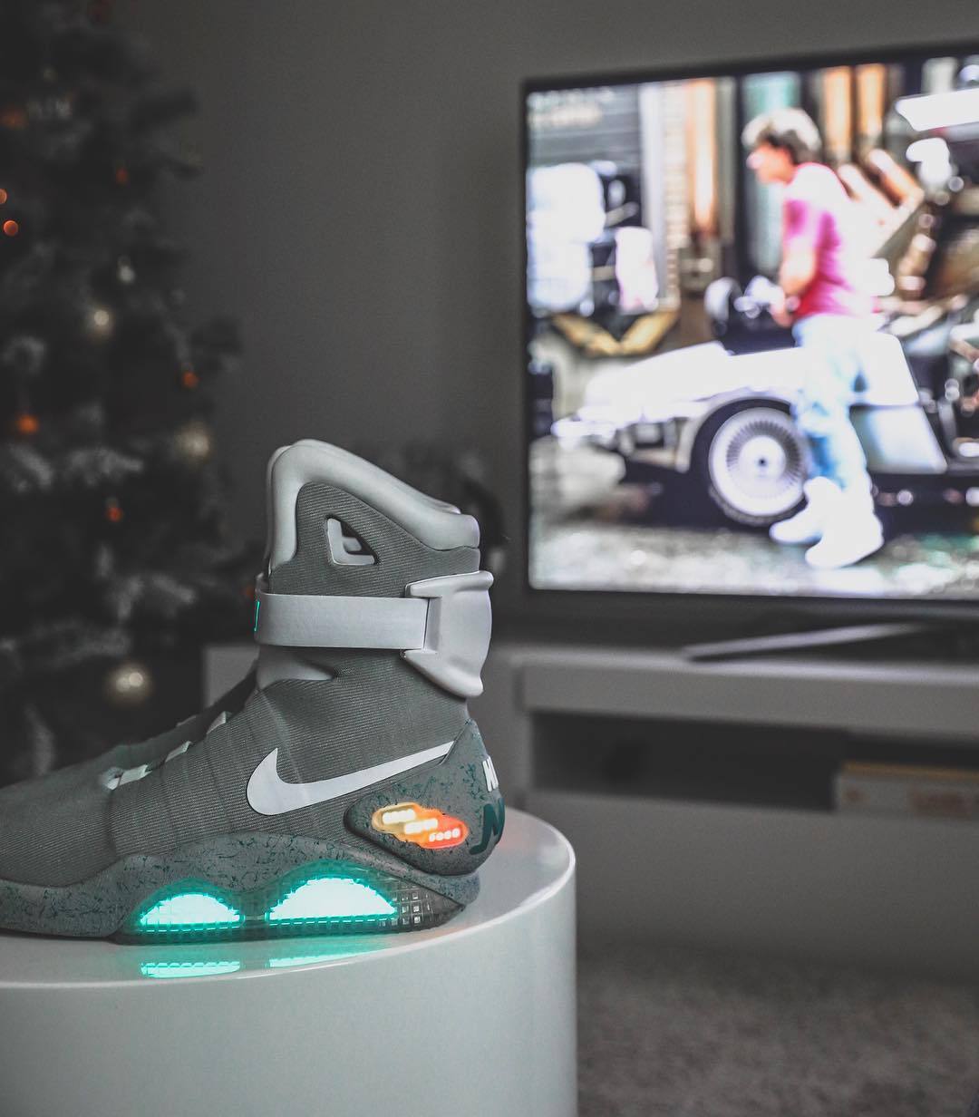 带音乐的发光鞋,发光的球鞋