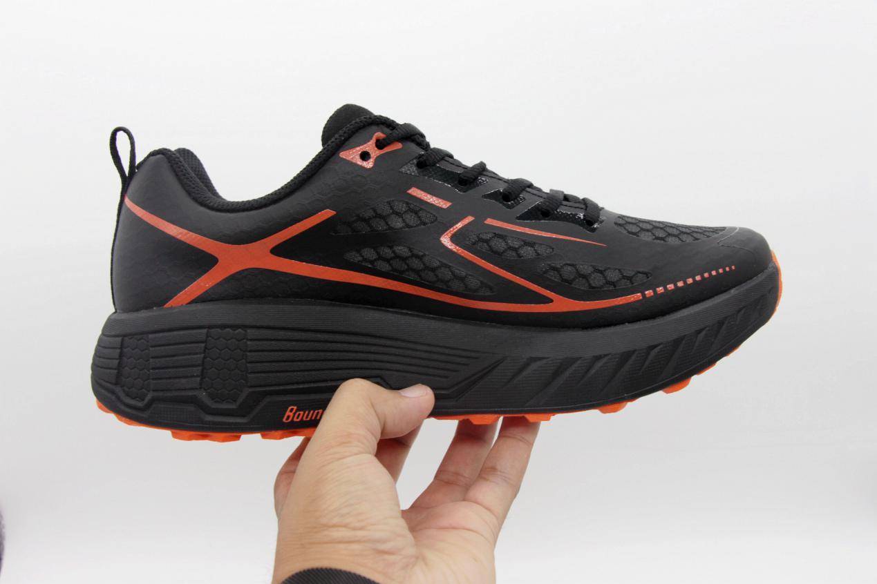 vibram防滑跑鞋徒步,vibram大底耐磨测试