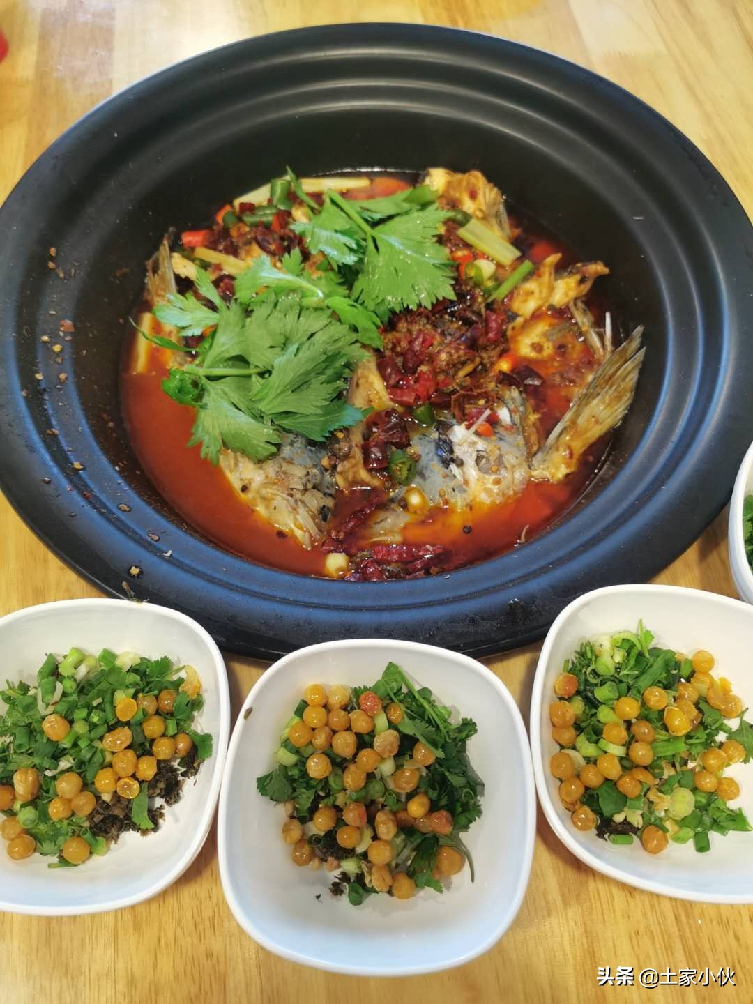 清淡蒸汽石锅鱼,特色蒸汽海鲜石锅鱼