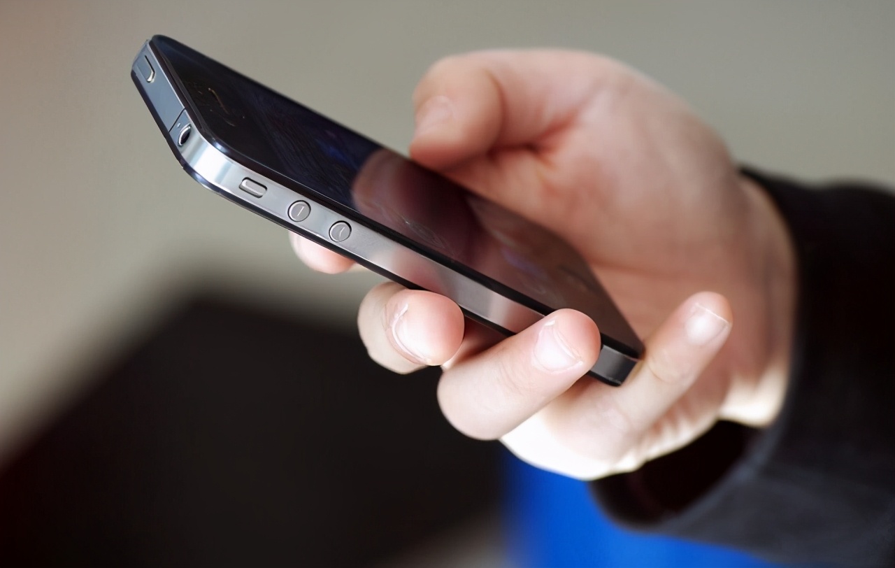 网购手机和实体店手机价格区别,网购手机和实体店哪个更划算