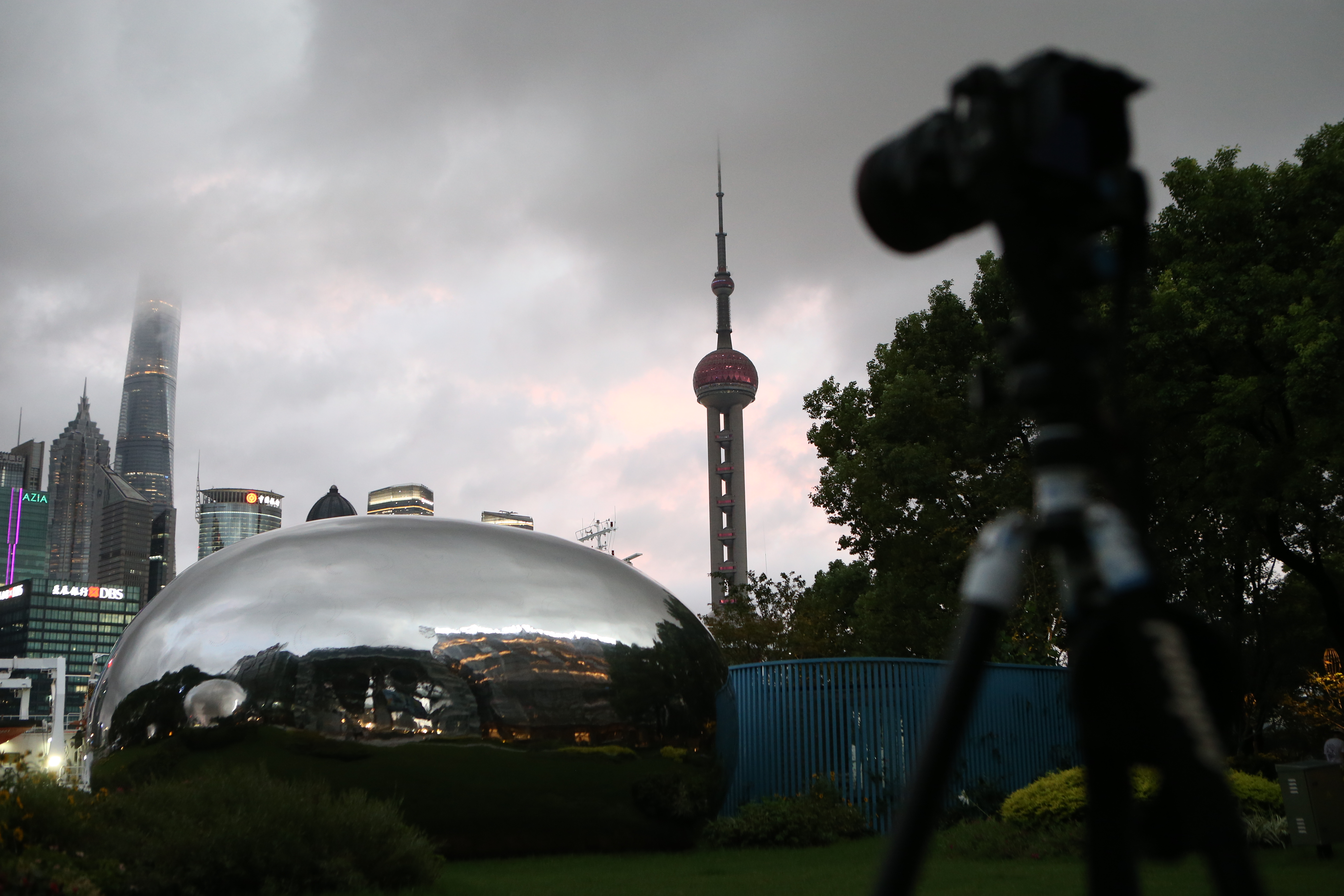 北外滩银色水滴,上海外滩惊现巨大海市蜃楼