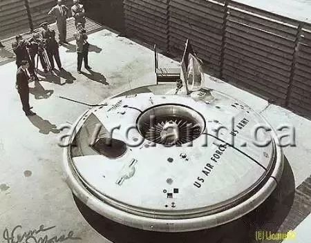 飞机翅膀那么薄为什么能托起机身,飞机翅膀的翼稍小翼有几种