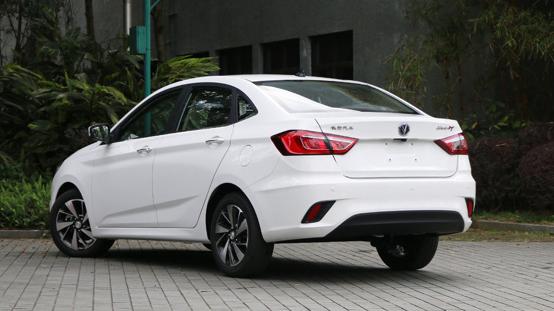 逸动跟帝豪性价比,长安逸动dt和帝豪哪个省油