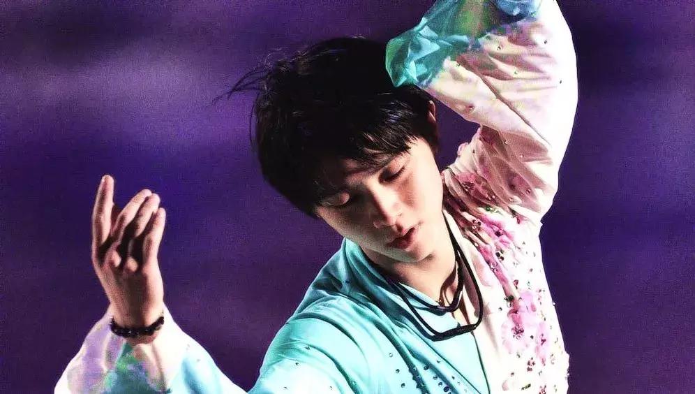 日本“妈宝男”暴增，喜欢和妈妈逛街、吃饭、自拍，甚至睡觉