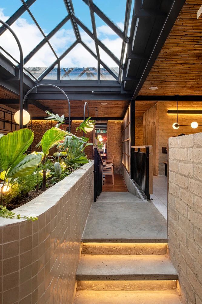 咖啡馆的闲暇时光,咖啡馆里惬意美好的时光