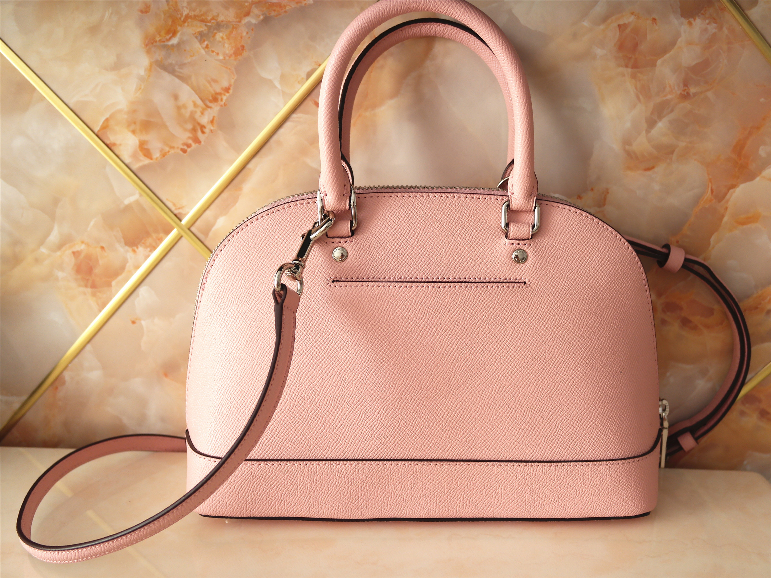 coach包包一般多少钱,coach包包奥莱款蔻驰