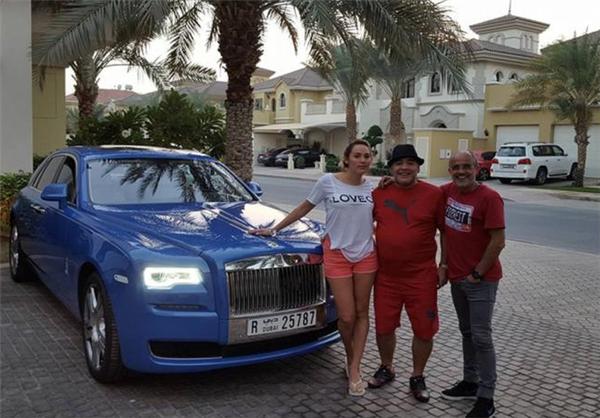 马拉多纳黑色法拉利,球王马拉多纳的车