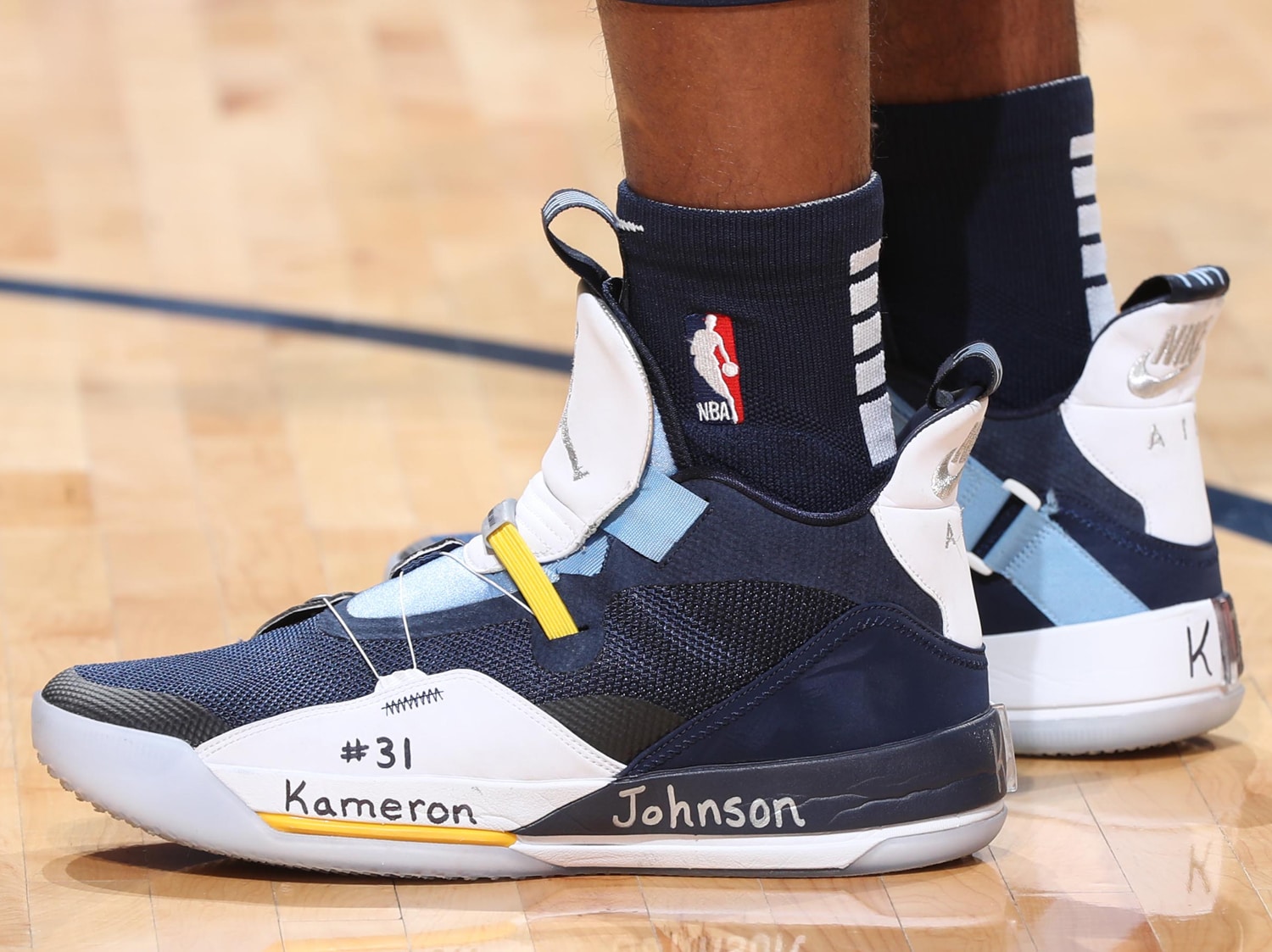 NBA赛场最近三天篮球鞋精选集：鞋头们的赛季鞋王之争越发激烈