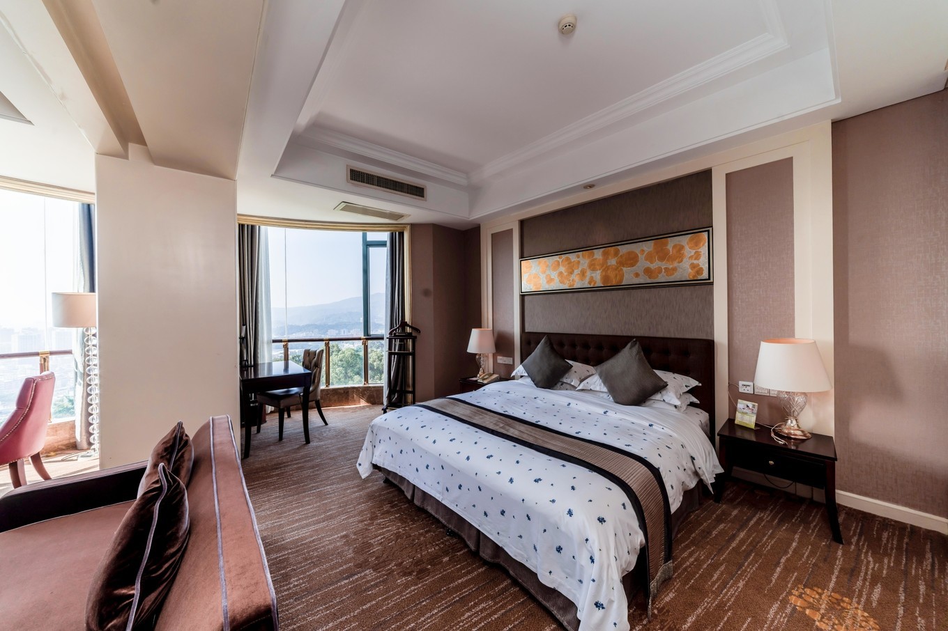 这里被称为广深后花园，每年夏天游人如织，有山有水的避暑胜地