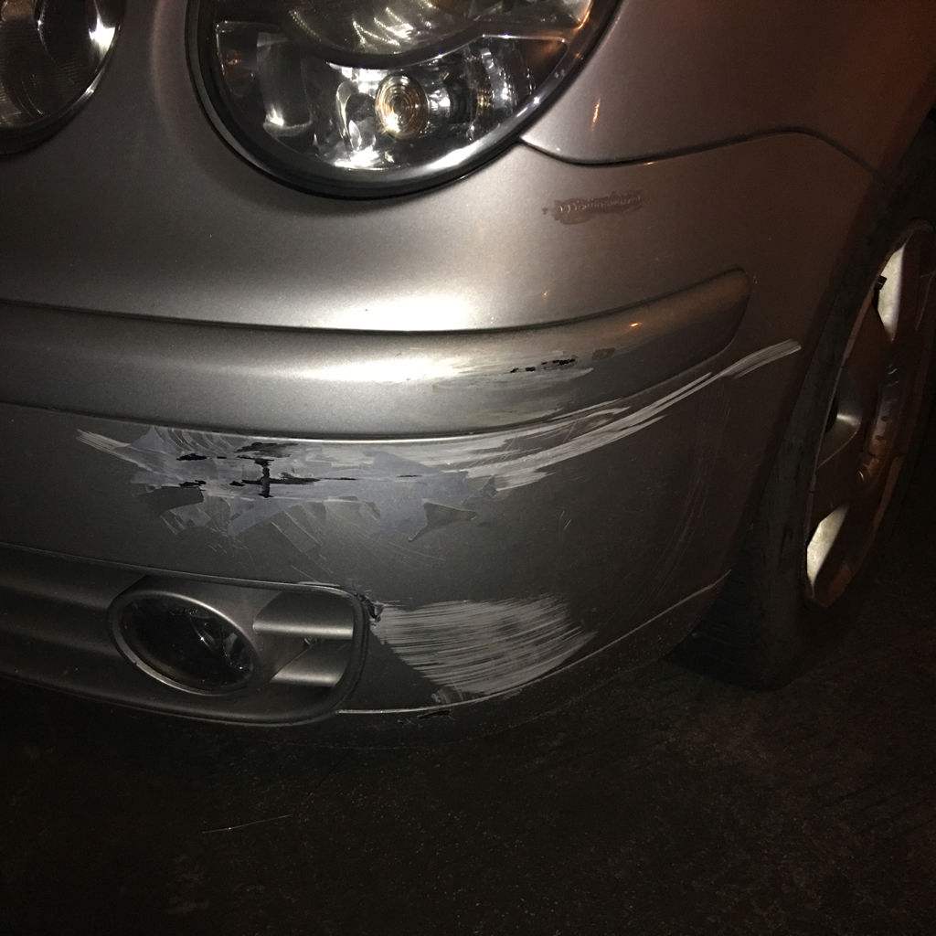 开车小擦挂怎么处理最省钱,汽车轻微擦挂处理一般多少钱