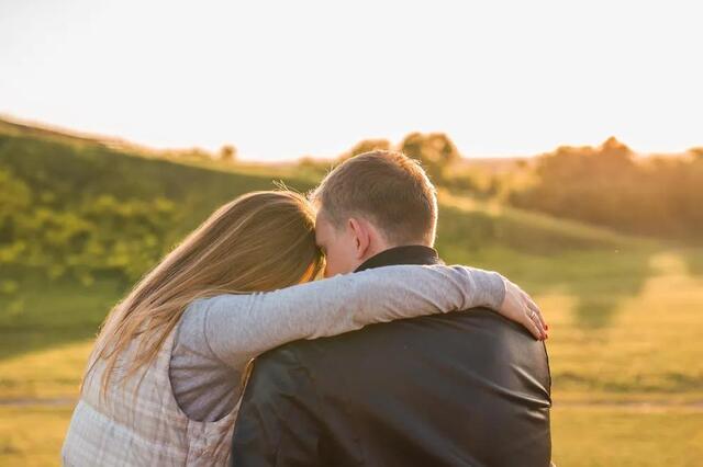 结婚半年老公越来越冷淡,结婚两年老公对我越来越不耐烦
