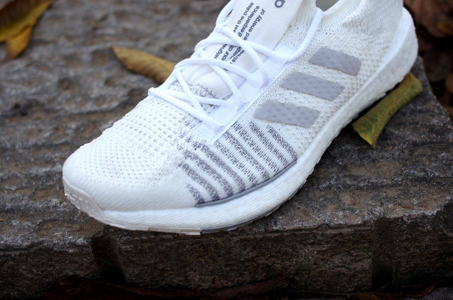 阿迪达斯boost哪款比较好,阿迪达斯boost系列基础款