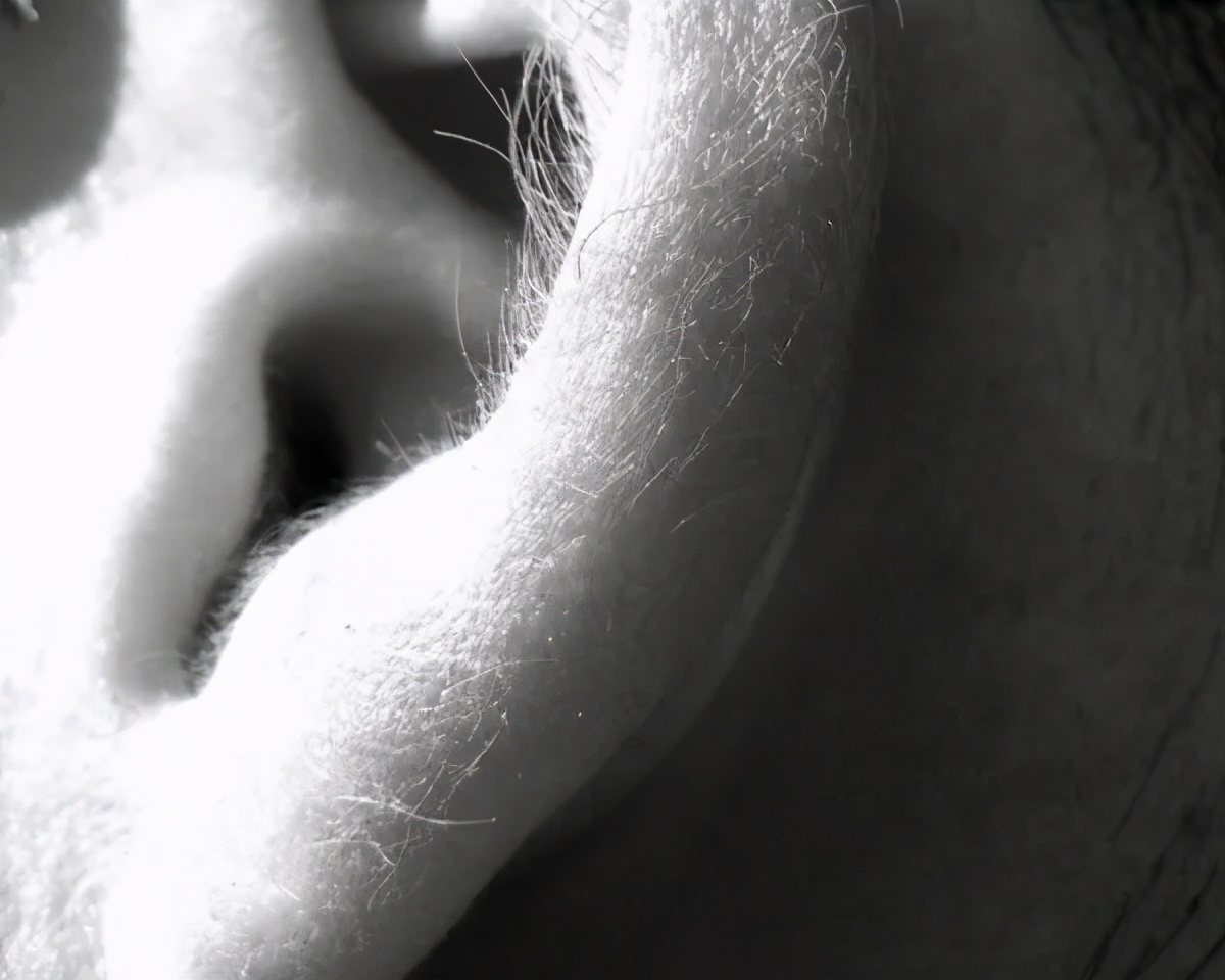 鼻毛窜出来跟什么有关,鼻毛窜出来是什么原因