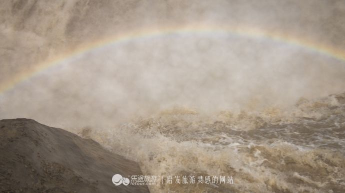 “盖河漩涡，如一壶然。”跃然纸上似惊鸿戏水