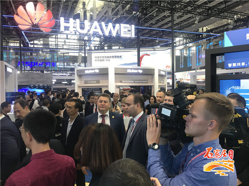 机器人亮相正定博览会,数博会机器人2019