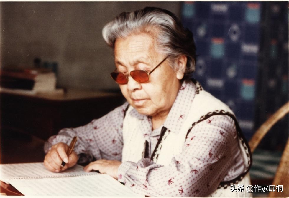 莎菲女士的日记题材,莎菲女士的日记主旨总结