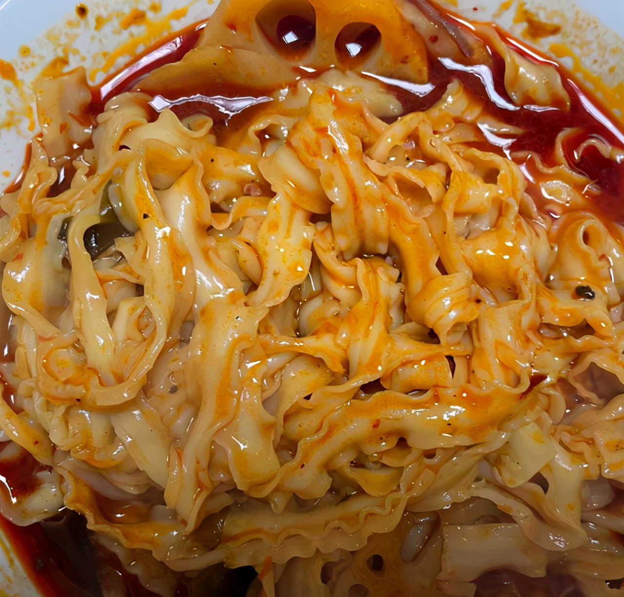 建议大家：逛超市碰到这5款方便面别犹豫，味道前所未有，很美味