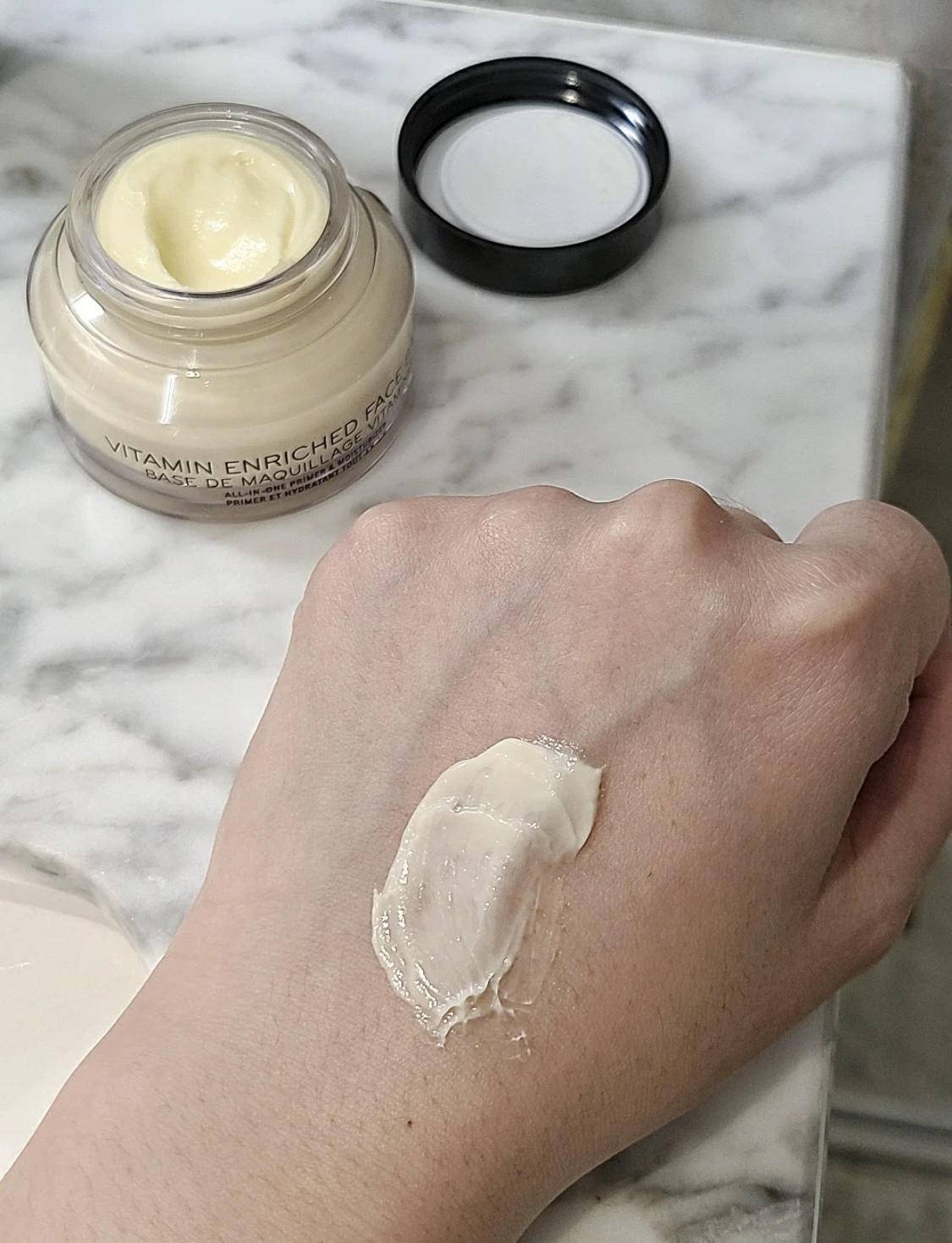 年会你会被同事夸的!打造水润服帖的天生好皮,它不能少