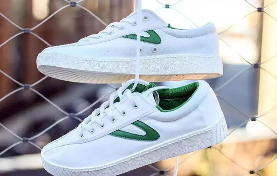 看男生第一眼会看穿搭,看男人的鞋子看品味