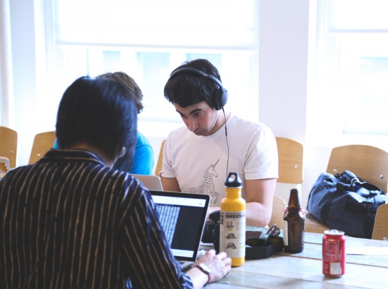 视频剪辑初学者在哪里学,零基础剪辑小白如何学习视频剪辑