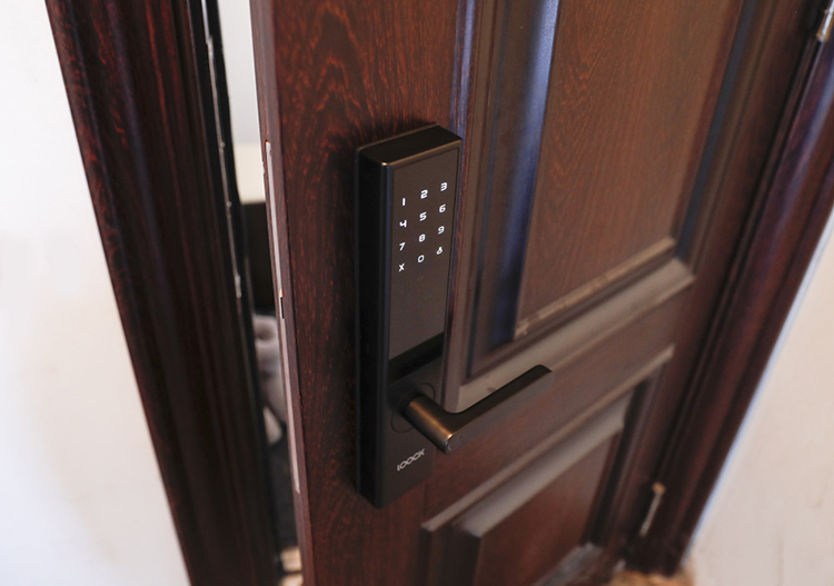 鹿客classic智能锁,鹿客指纹锁直接就能开门