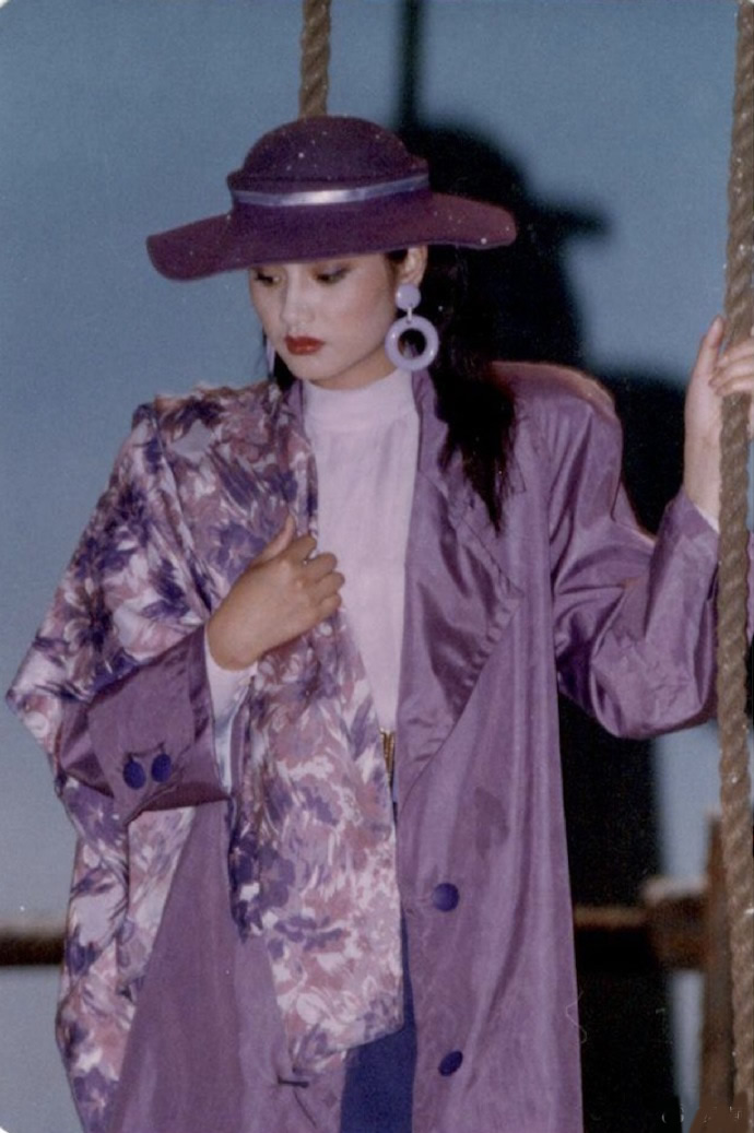 瞿颖年轻时穿搭,瞿颖穿搭