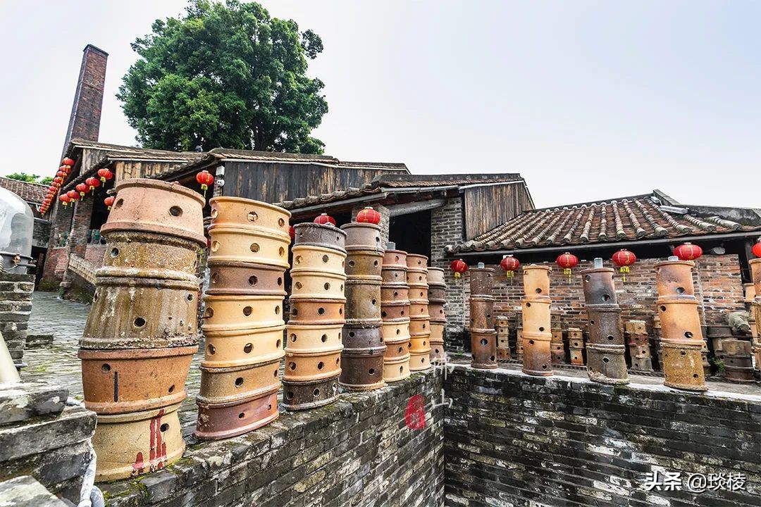 跑男去过的南风古灶，是世界上最古老的柴烧龙窑，至今仍在使用