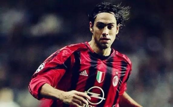 足坛76年黄金一代合影,天下足球致敬76黄金一代