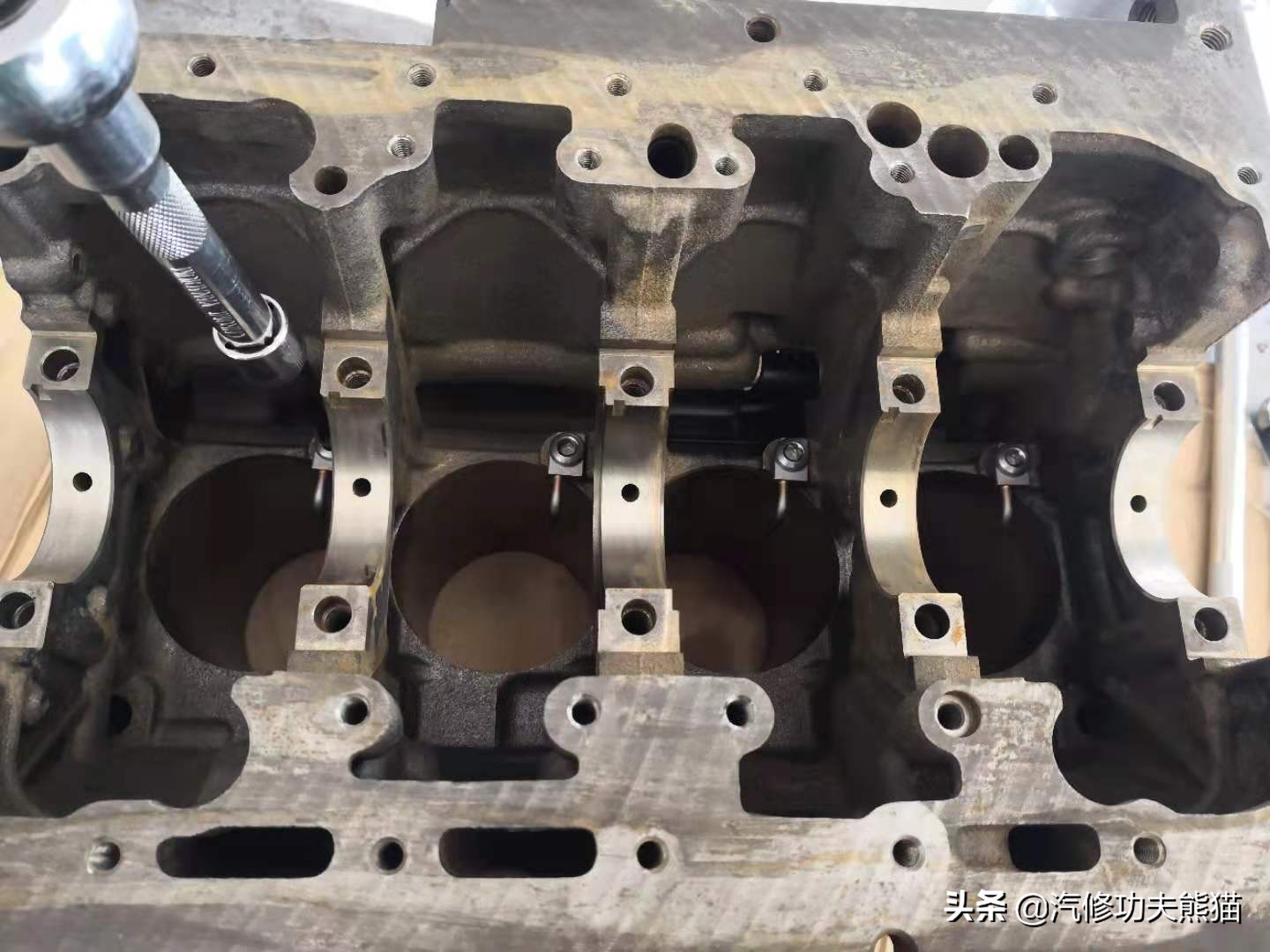 奥迪a6l烧机油1000公里烧多少正常,老a6l烧机油严重